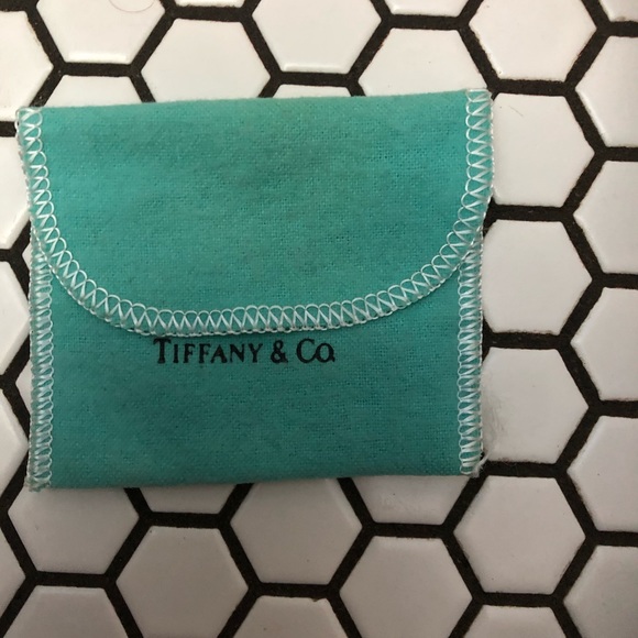 Tiffany and Co Silver knot ring size 6 - Picture 7 of 8